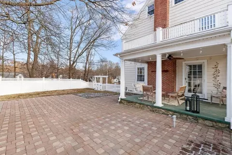 Exterior - 257 High St, Reading, MA 01867 photo 7 of 9