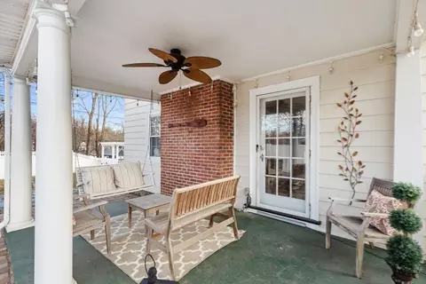Exterior - 257 High St, Reading, MA 01867 photo 8 of 9