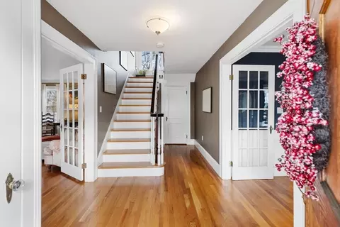 Entry Way - 257 High St, Reading, MA 01867 photo 1 of 6
