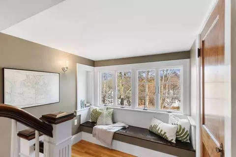 Entry Way - 257 High St, Reading, MA 01867 photo 4 of 6