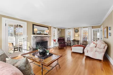 Living - 257 High St, Reading, MA 01867 photo 1 of 5