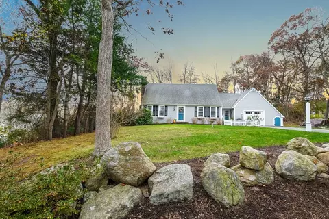7 Bourne Ave, Sandwich, MA 02563