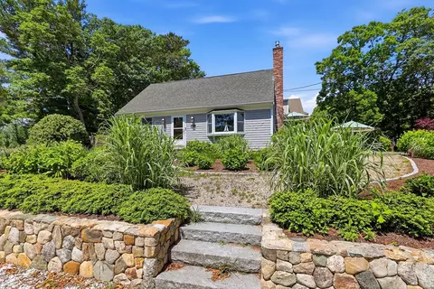 Exterior - 197 Monomoscoy Rd, Mashpee, MA 02649 photo 12 of 15