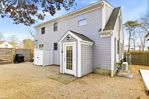 Exterior - 197 Monomoscoy Rd, Mashpee, MA 02649 photo 2 of 15