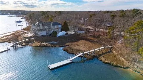 View/Area - 197 Monomoscoy Rd, Mashpee, MA 02649 photo 9 of 18