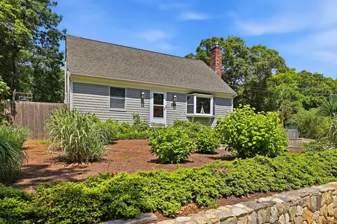 Exterior - 197 Monomoscoy Rd, Mashpee, MA 02649 photo 13 of 15