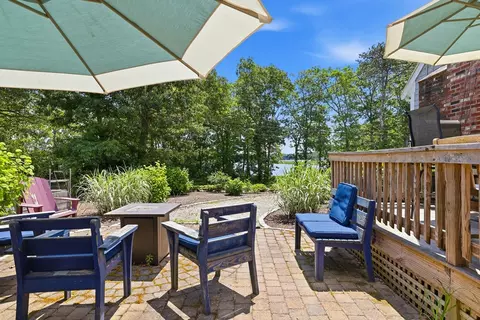 Exterior - 197 Monomoscoy Rd, Mashpee, MA 02649 photo 6 of 15
