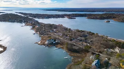 View/Area - 197 Monomoscoy Rd, Mashpee, MA 02649 photo 5 of 18