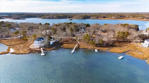 View/Area - 197 Monomoscoy Rd, Mashpee, MA 02649 photo 7 of 18