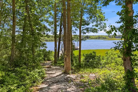 View/Area - 197 Monomoscoy Rd, Mashpee, MA 02649 photo 14 of 18