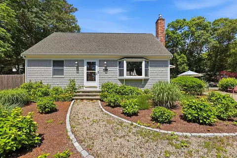 Exterior - 197 Monomoscoy Rd, Mashpee, MA 02649 photo 9 of 15