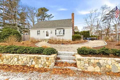 Exterior - 197 Monomoscoy Rd, Mashpee, MA 02649 photo 1 of 15