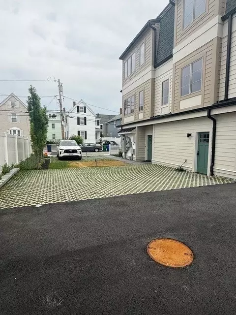 10 Murphy #10, Newton, MA 02458