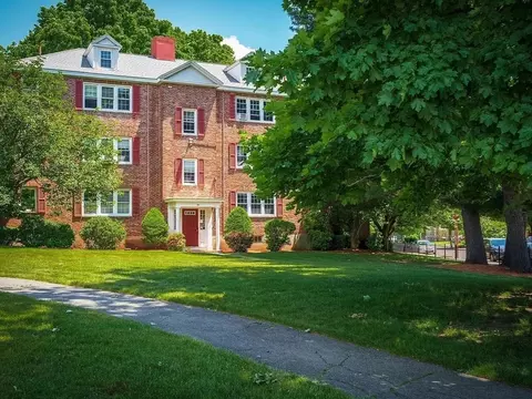 1 Dexter St #5, Malden, MA 02148