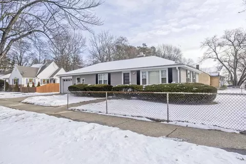 147 Bowles Park, Springfield, MA 01104 photo 2