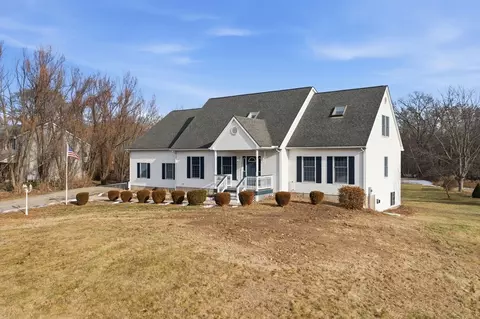 1070 Glendale Rd, Wilbraham, MA 01095