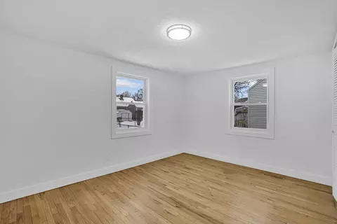 Bedroom - 38 Tyrone St, Springfield, MA 01104 photo 1 of 7