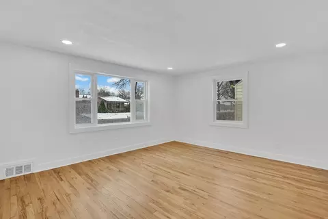 Living - 38 Tyrone St, Springfield, MA 01104 photo 4 of 4