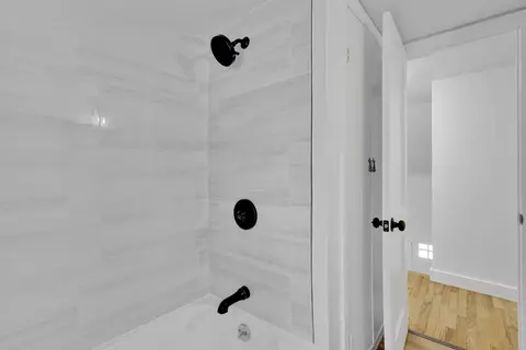 Bath - 38 Tyrone St, Springfield, MA 01104 photo 3 of 3