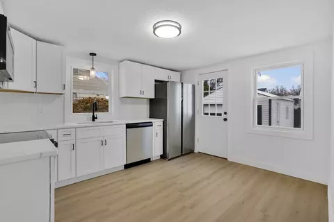 Kitchen - 38 Tyrone St, Springfield, MA 01104 photo 1 of 3