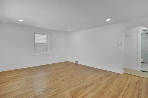 Living - 38 Tyrone St, Springfield, MA 01104 photo 1 of 4