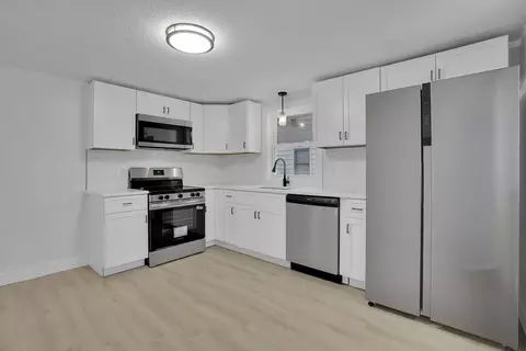Kitchen - 38 Tyrone St, Springfield, MA 01104 photo 2 of 3