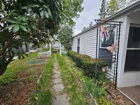 40 Better Way, Springfield, MA 01109 photo 23