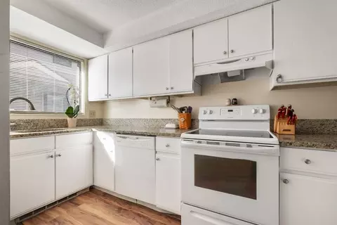 33 Maplewood Ave #16, Gloucester, MA 01930 photo 11