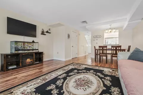 33 Maplewood Ave #16, Gloucester, MA 01930 photo 2