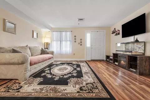33 Maplewood Ave #16, Gloucester, MA 01930 photo 3
