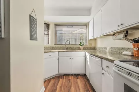 33 Maplewood Ave #16, Gloucester, MA 01930 photo 10