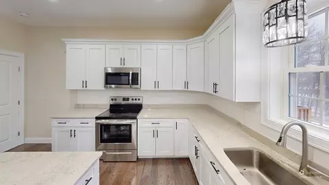 41 Modoc St, Worcester, MA 01604 photo 3