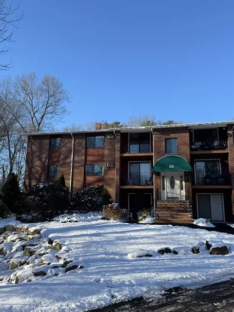 26 Fuller Rd #6, Foxboro, MA 02035