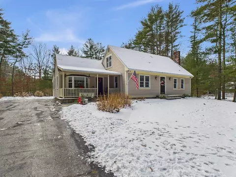 4 Kelly Dr, Freetown, MA 02717