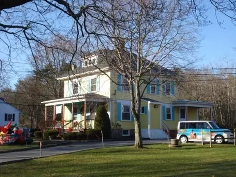 634 Broadway, Raynham, MA 02767