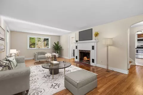 319 Taunton St, Wrentham, MA 02093