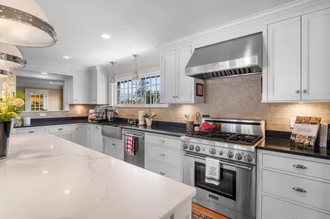 4 Gallison Ave, Marblehead, MA 01945 photo 18