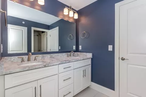 Bath - 25 Brookview Rd #25, Franklin, MA 02038 photo 4 of 6