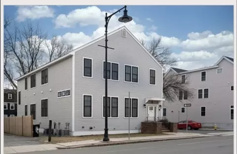 85 Bridge St #4, Salem, MA 01970