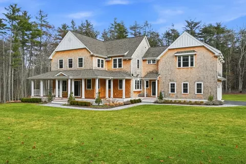695 Keene St, Duxbury, MA 02332