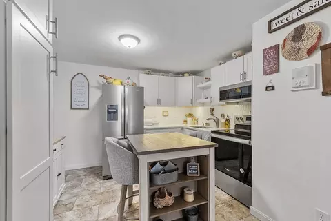 105 Ridgewood Ln #7, Gardner, MA 01440