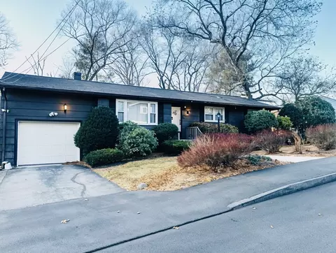 Exterior - 3 Eagle Rock Rd, Randolph, MA 02368 photo 2 of 5