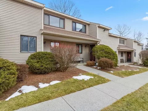 134 Highwood Dr #134, Franklin, MA 02038