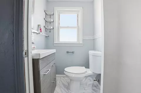 364 Tecumseh St, Fall River, MA 02721 photo 24