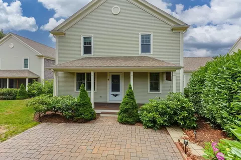56 Carriage Shop Rd #4, Falmouth, MA 02536