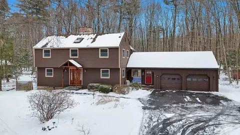 60 Overlook Dr, Amherst, MA 01002