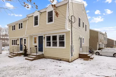27 Village St #1, Marblehead, MA 01945
