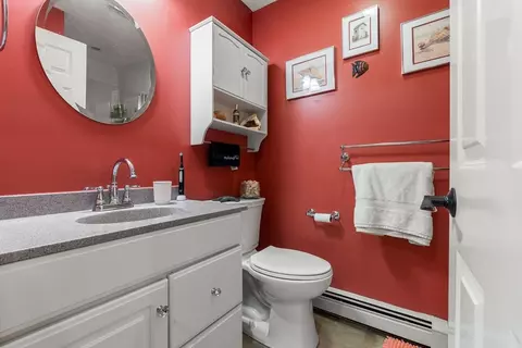 Bath - 27 Folger Ave, Beverly, MA 01915 photo 2 of 5