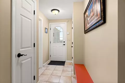 Entry Way - 27 Folger Ave, Beverly, MA 01915 photo 2 of 2