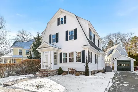 10 Hesseltine Ave, Melrose, MA 02176